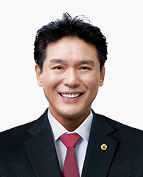 A Picture of Kim Gil Young                 